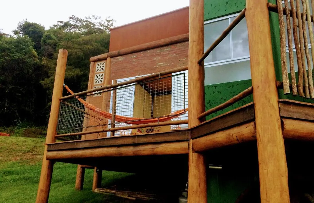 Viva Brotas Chalés e Cabanas com cachoeira-1
