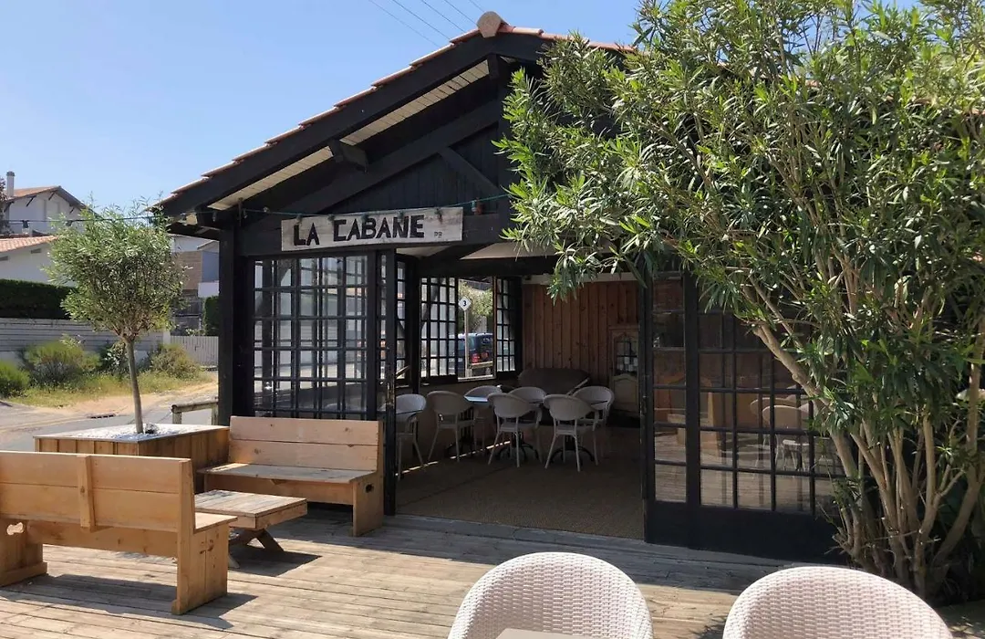Le Pavillon Bleu-1