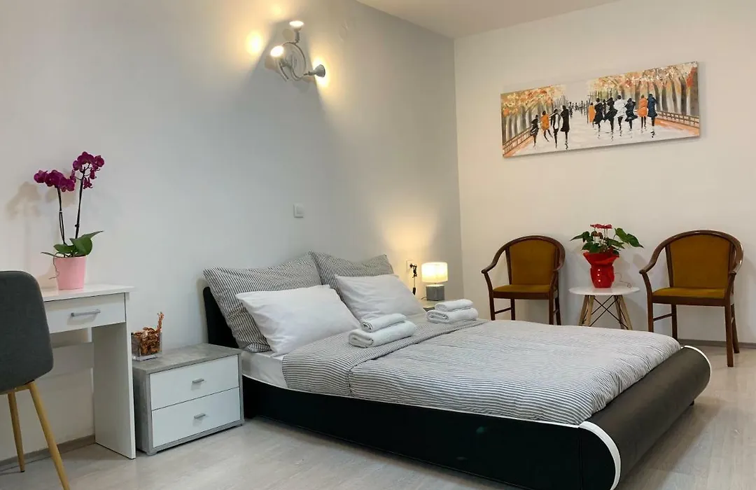 Lina Rooms Hostel-1