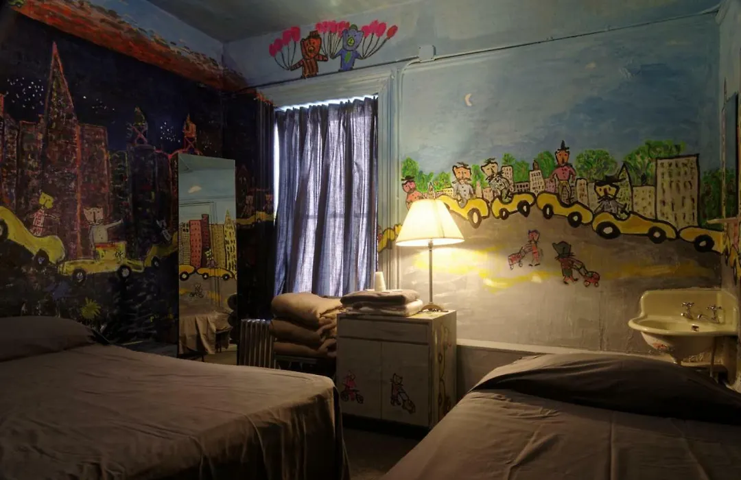Carlton Arms Hotel-1