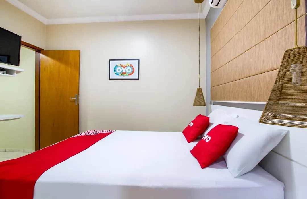 OYO Hotel Via Universitária, Anápolis-1