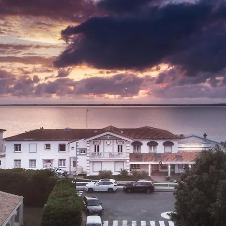 Beach Hotel - Le Grand Chalet-3