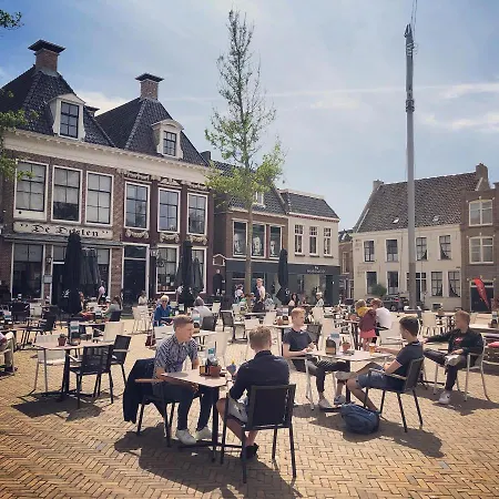 Hotel Grandcafe De Doelen-3