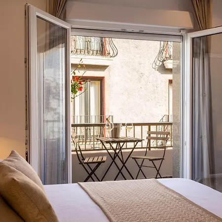 Room Boutique 32-2