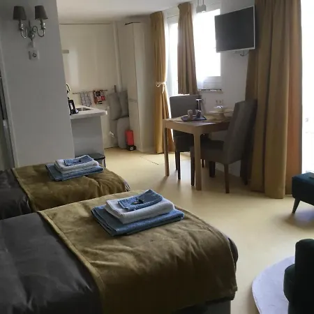 B & B Rosamie-3