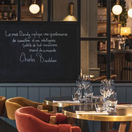 Love Hôtel avec nuit insolite au Dandy et Jacuzzi privatisé-3