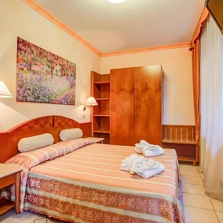 Hotel Rosalba Valentini Family Village-2