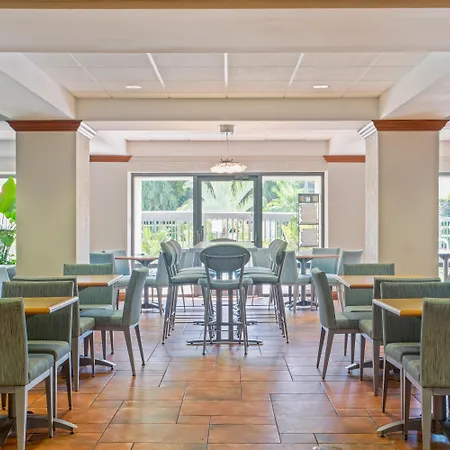 Holiday Inn Express & Suites Clearwater North/Dunedin-2