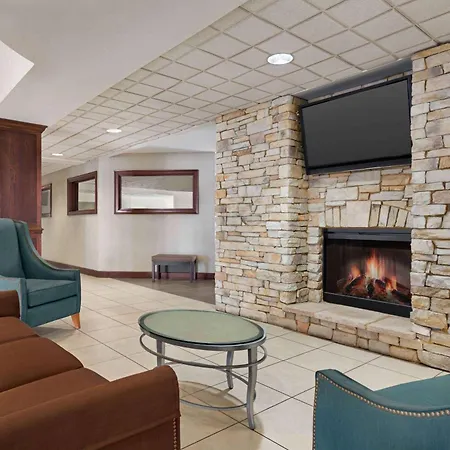 Wingate By Wyndham Southport-2