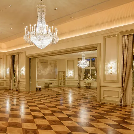 Fairmont Hotel Vier Jahreszeiten-3