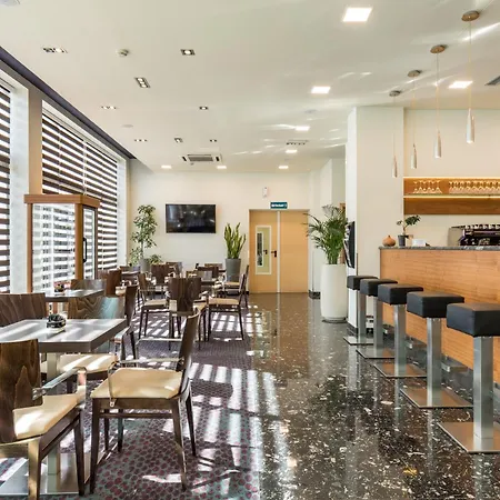 Hotel Mondo-2
