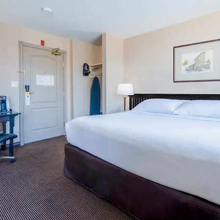 Ramada Limited Downtown Vancouver-2