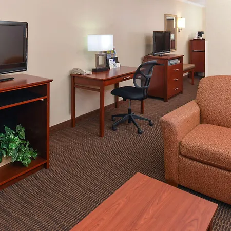 Best Western Plus Landmark Inn-3