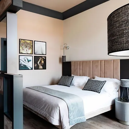 Amadomus Luxury Suites-3