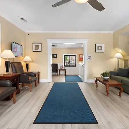 Coastal Palms Inn And Suites-2