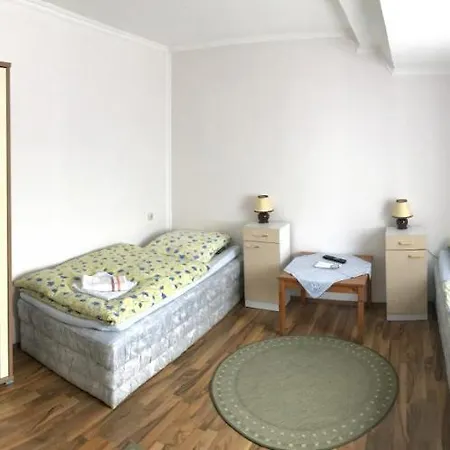 Garis Pension-2