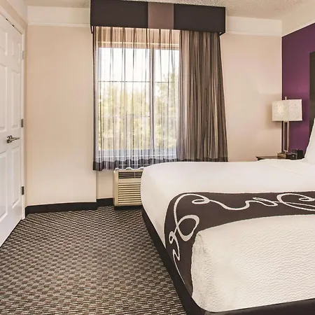 La Quinta By Wyndham Las Vegas Summerlin Tech-3