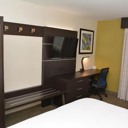 Holiday Inn Express & Suites Waterville - North By Ihg-3