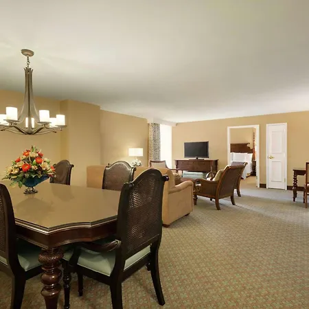 Embassy Suites Savannah Historic District-2