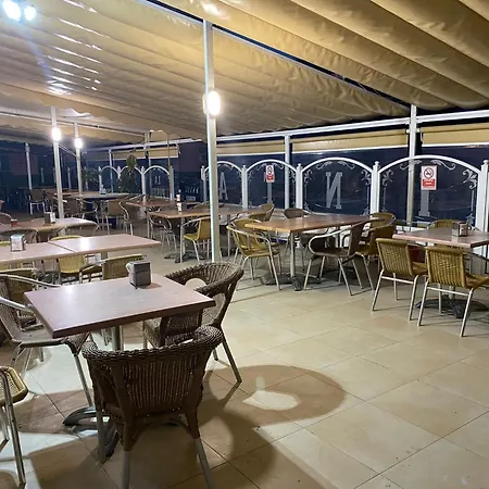 Hostal Restaurante La pinta-2