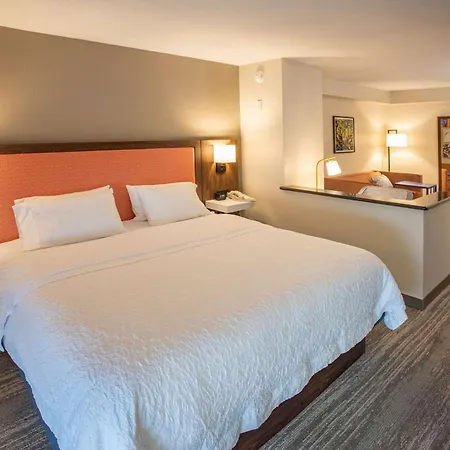 Hampton Inn Pensacola-Airport-3