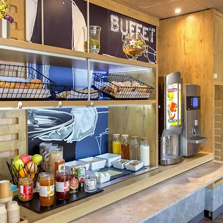 Ibis Budget Marseille Timone-2
