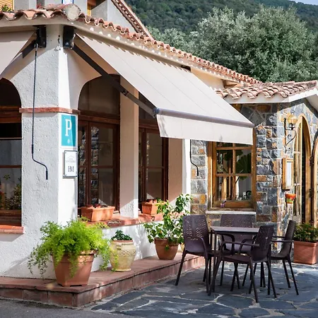 Hostal Montserrat-2