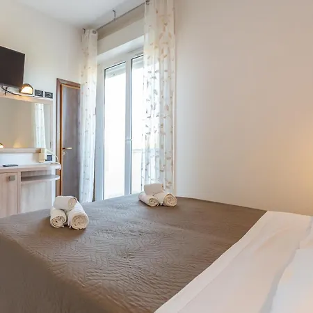 Hotel Globus-2