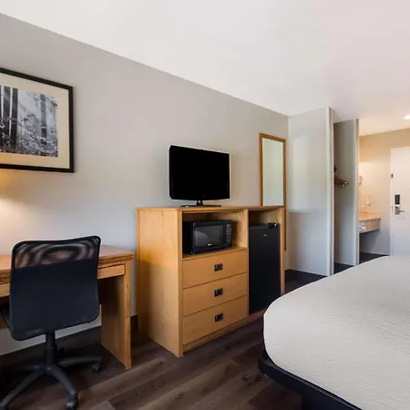 Surestay Plus Hotel By Best Western Rexburg-3