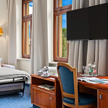 Hotel Bayerischer Hof Dresden-3