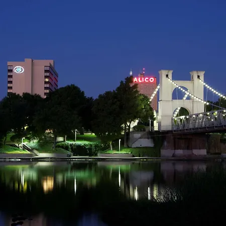 Hilton Waco-2