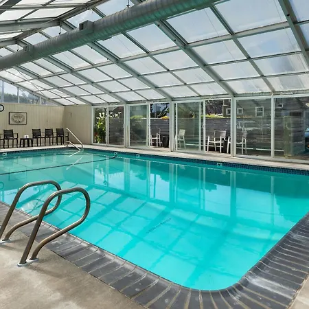 Pelican Shores Inn-3