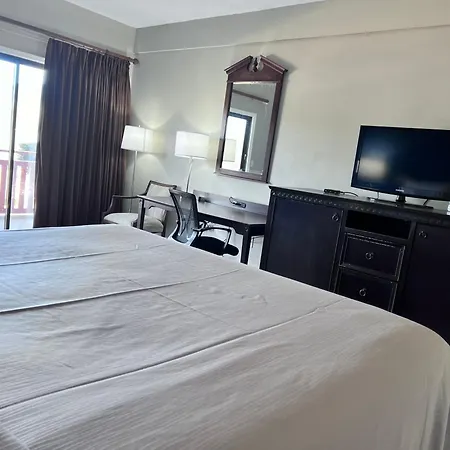 Knights Inn Dillard-3