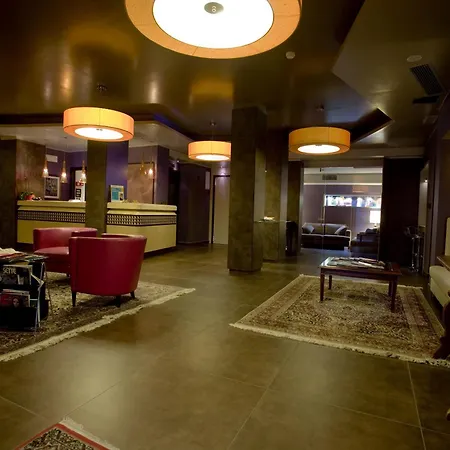 Comfort Hotel Fiumicino Airport-3