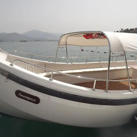 Alesta Yacht Hotel-2