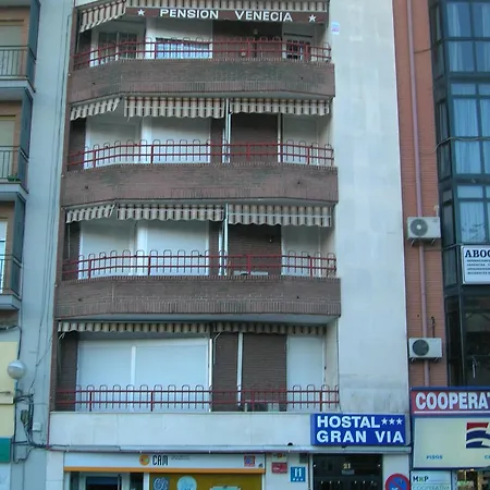 Hostal Gran Vía-2