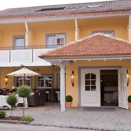 Hirsch 1783 Hotel Landhaus-2