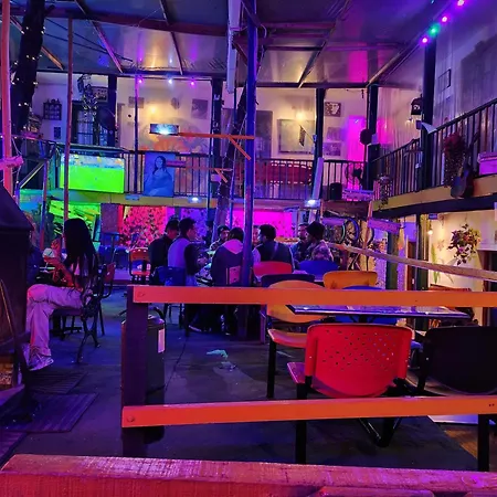 Hostal Gastro Bar Casa Colibrí-3