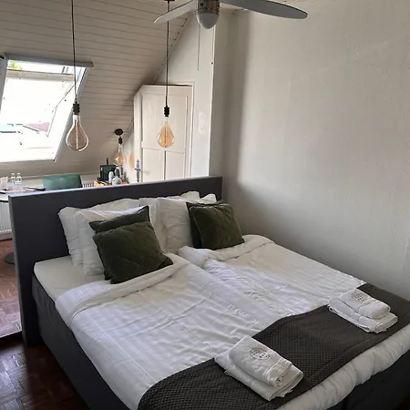 Bed And Breakfast Goes-2