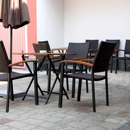 Hotel Garni Goldene Traube-2