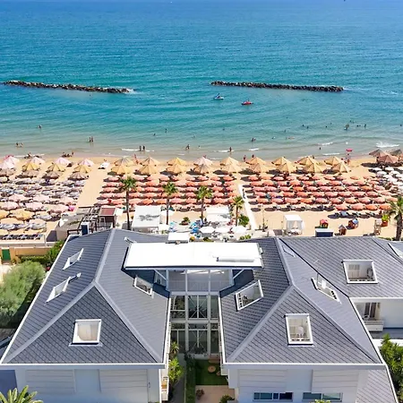 Albergo Punta De L'Est-2