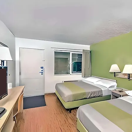 Motel 6 Colorado Springs, Co - South/Metro Area-2