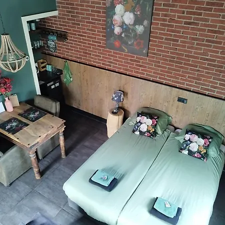 B & B Chawe-2