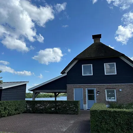 Waterresort Bodelaeke Giethoorn-3