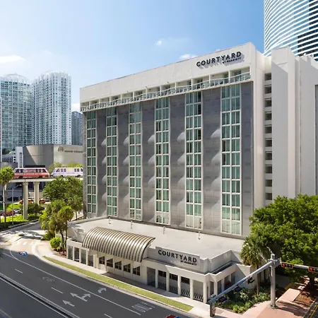 Courtyard Miami Downtown Brickell Area-3