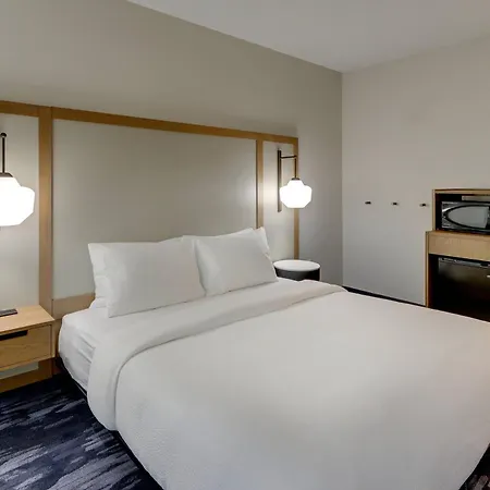Fairfield Inn & Suites Southport-3