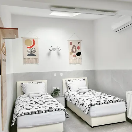 Lina Rooms Hostel-3