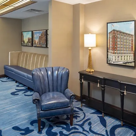 Hotel On Phillips-3
