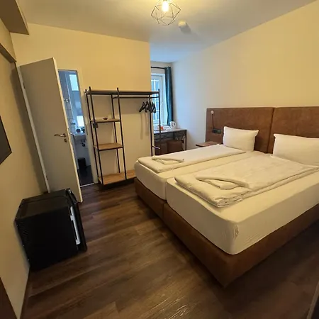 Hotel Capitol Zentrum - 24h --3