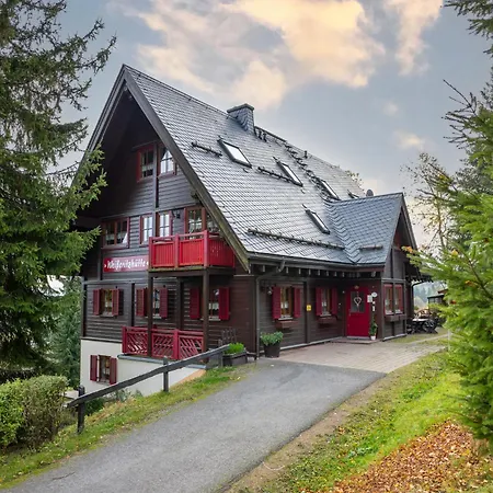 Ferienanlage Zum Silberstollen 2 Häuser am Berg Polderhof und Weißeritzhütte-2